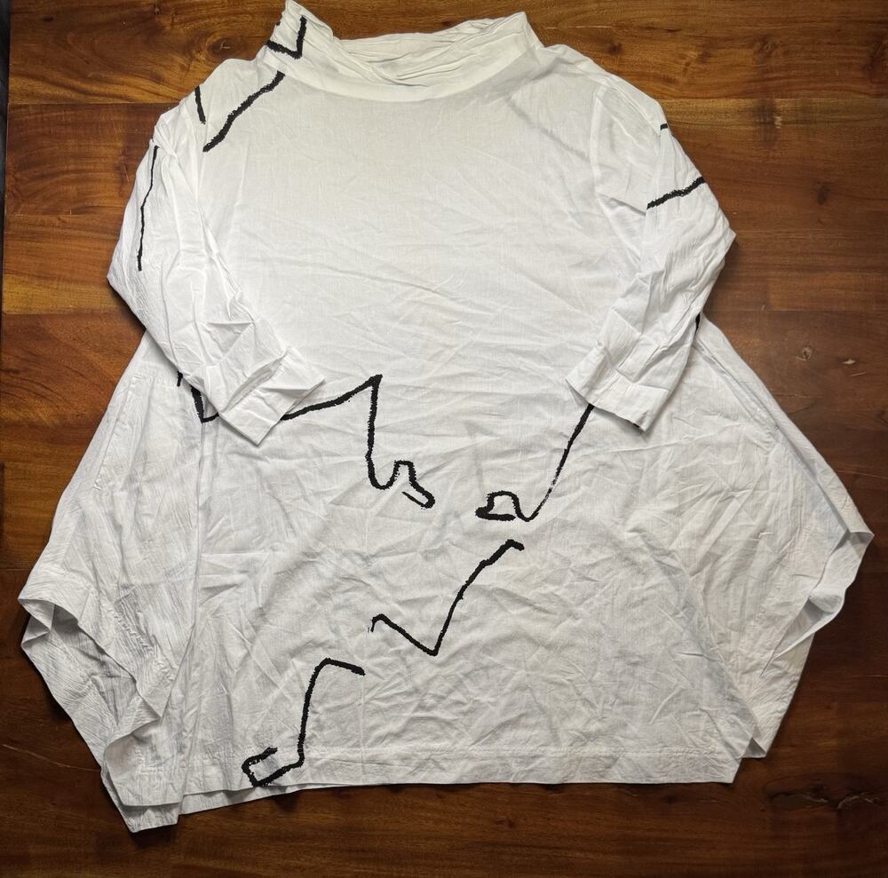 MOYURU White Abstract Artsy Asymmetrical Hem Blouse Tunic Japanese Designer Sz S